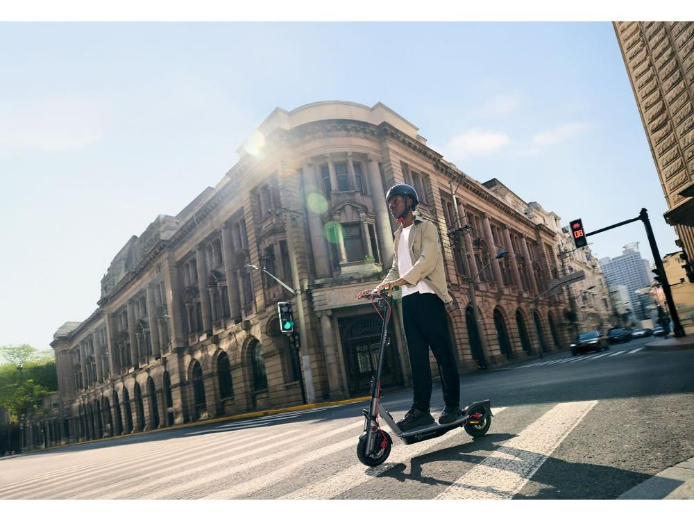 Elektricni Trotinet SEGWAY NINEBOT F3 PRO E