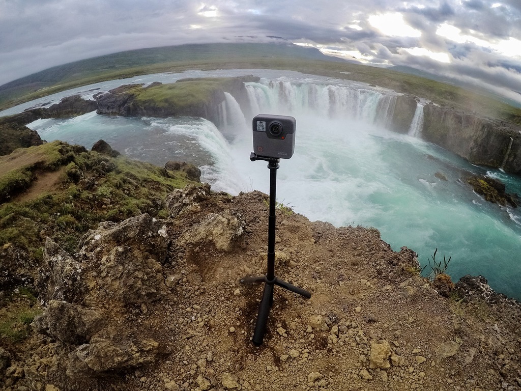 GoPro MAX Grip + Tripod,teleskopski štap sa ugrađenimstativom, dužina 22-55 cm, za sve kamere